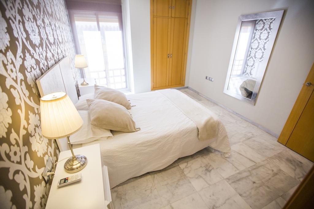 Ab Apartamentos Reding Malaga Exterior photo