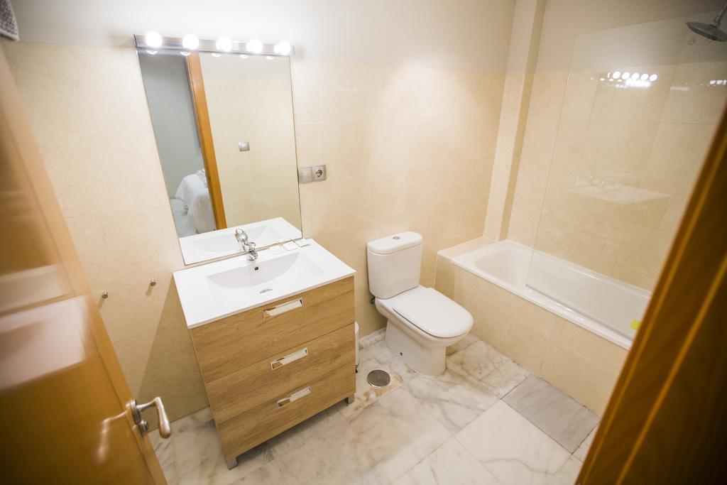 Ab Apartamentos Reding Malaga Exterior photo