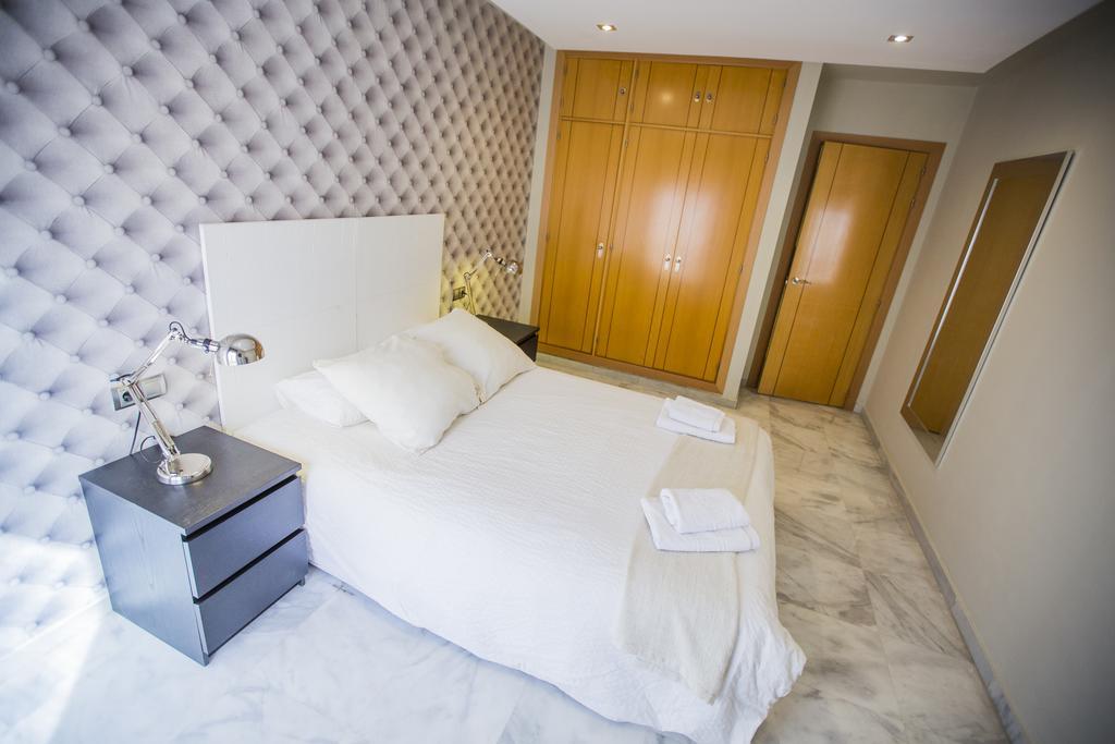 Ab Apartamentos Reding Malaga Exterior photo